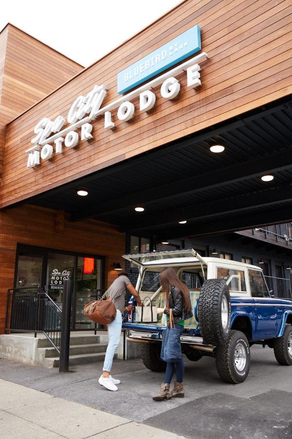 סאראטוגה ספרינגס Bluebird Spa City Motor Lodge מראה חיצוני תמונה