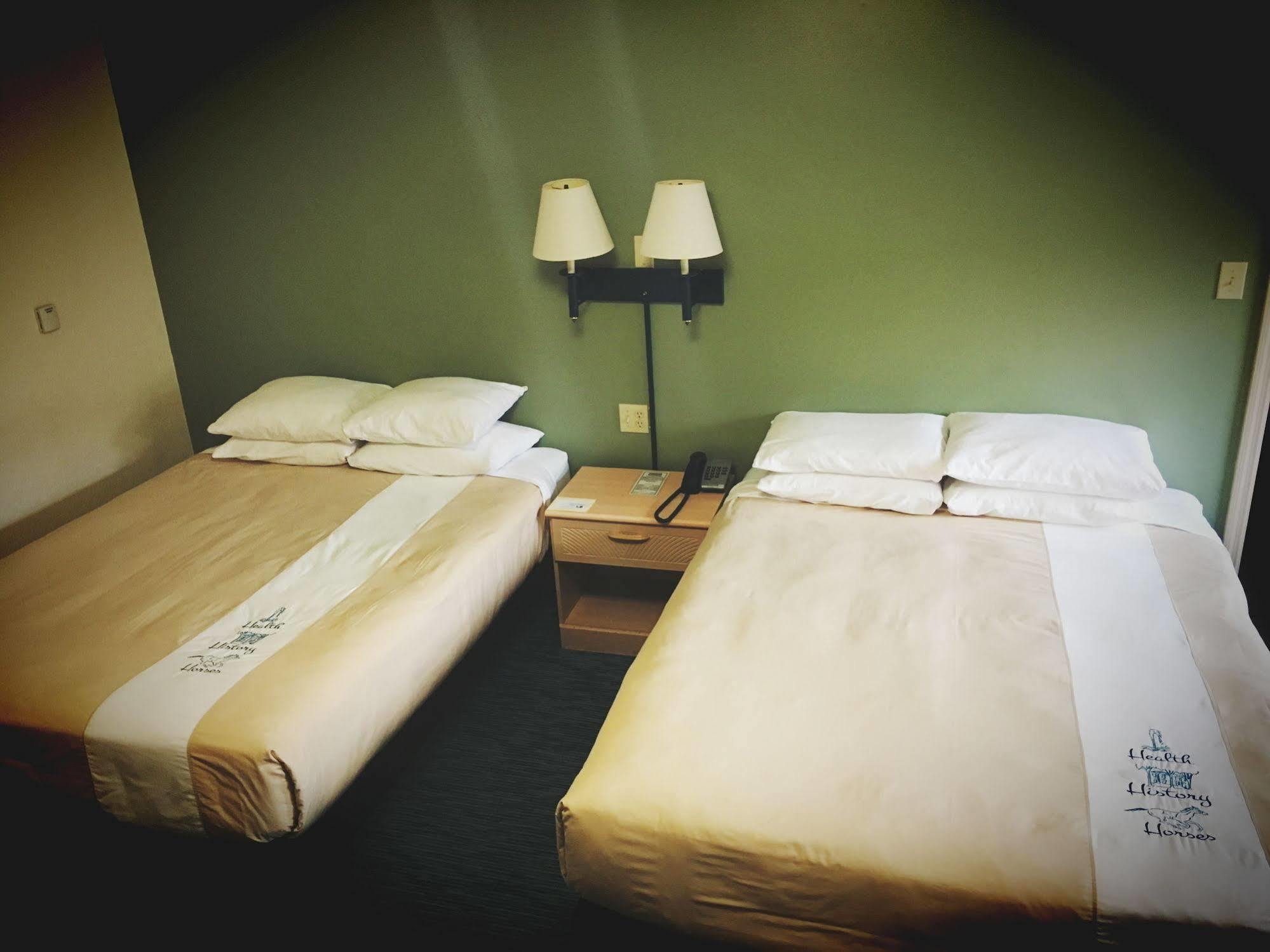 סאראטוגה ספרינגס Bluebird Spa City Motor Lodge מראה חיצוני תמונה