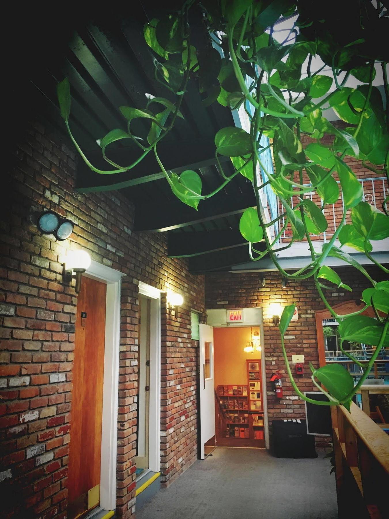 סאראטוגה ספרינגס Bluebird Spa City Motor Lodge מראה חיצוני תמונה