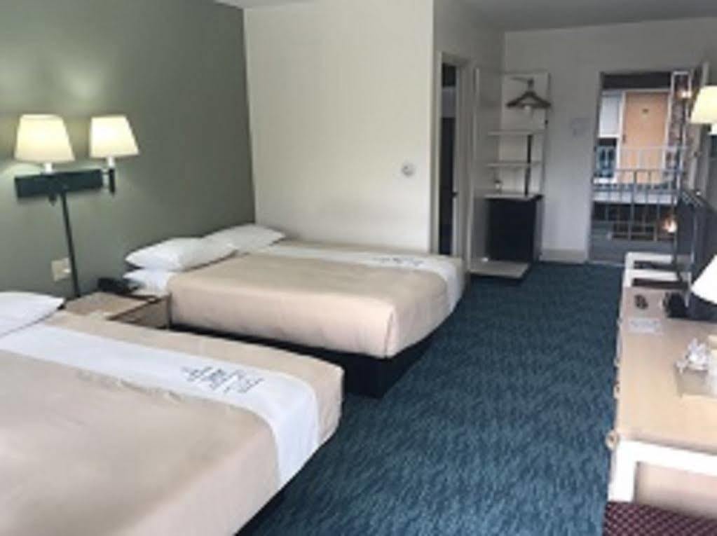 סאראטוגה ספרינגס Bluebird Spa City Motor Lodge מראה חיצוני תמונה