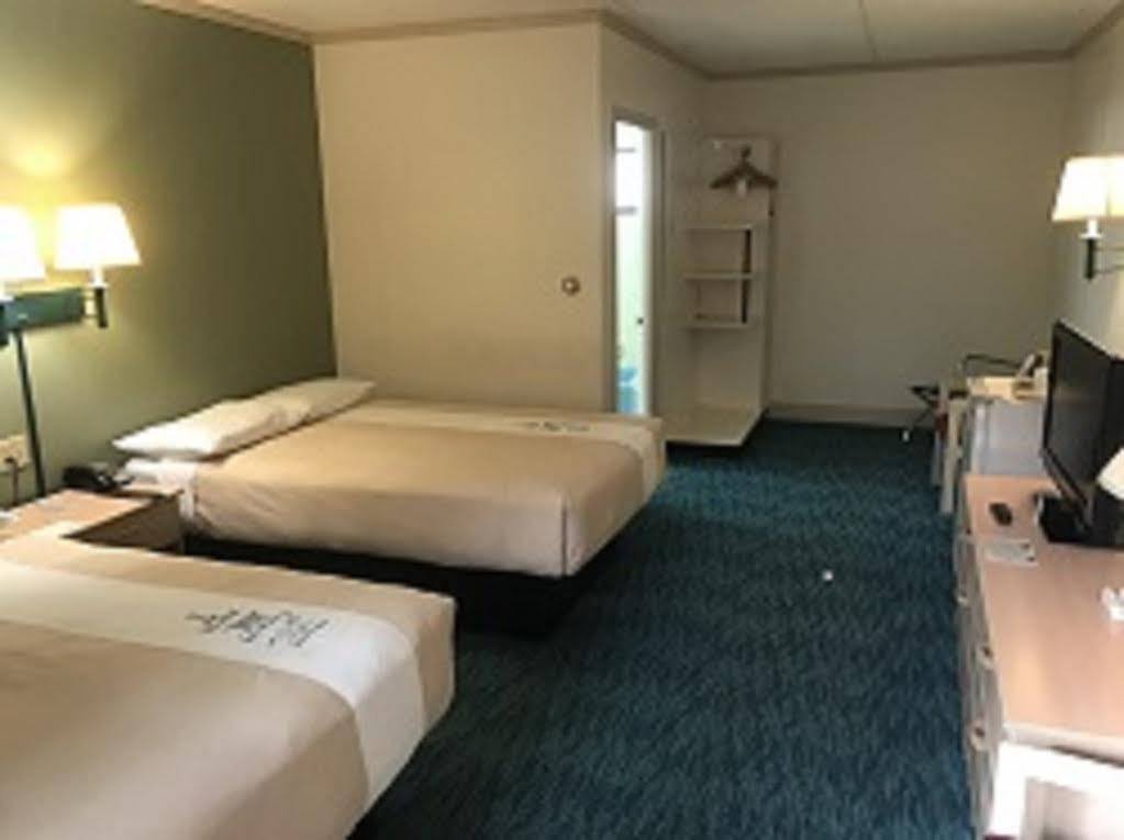 סאראטוגה ספרינגס Bluebird Spa City Motor Lodge מראה חיצוני תמונה